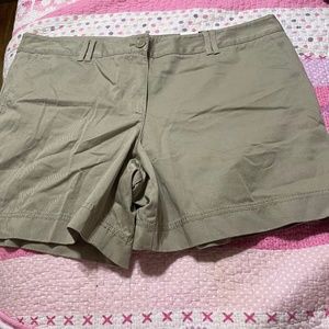 Shorts by Ann Taylor Loft size 16